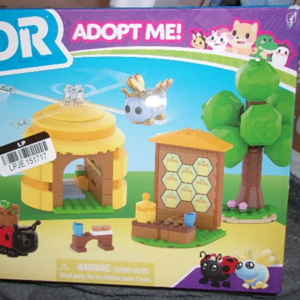 BLDR Adopt Me Coffee Shop 225pcs 0010 Jazwares Building Set Game